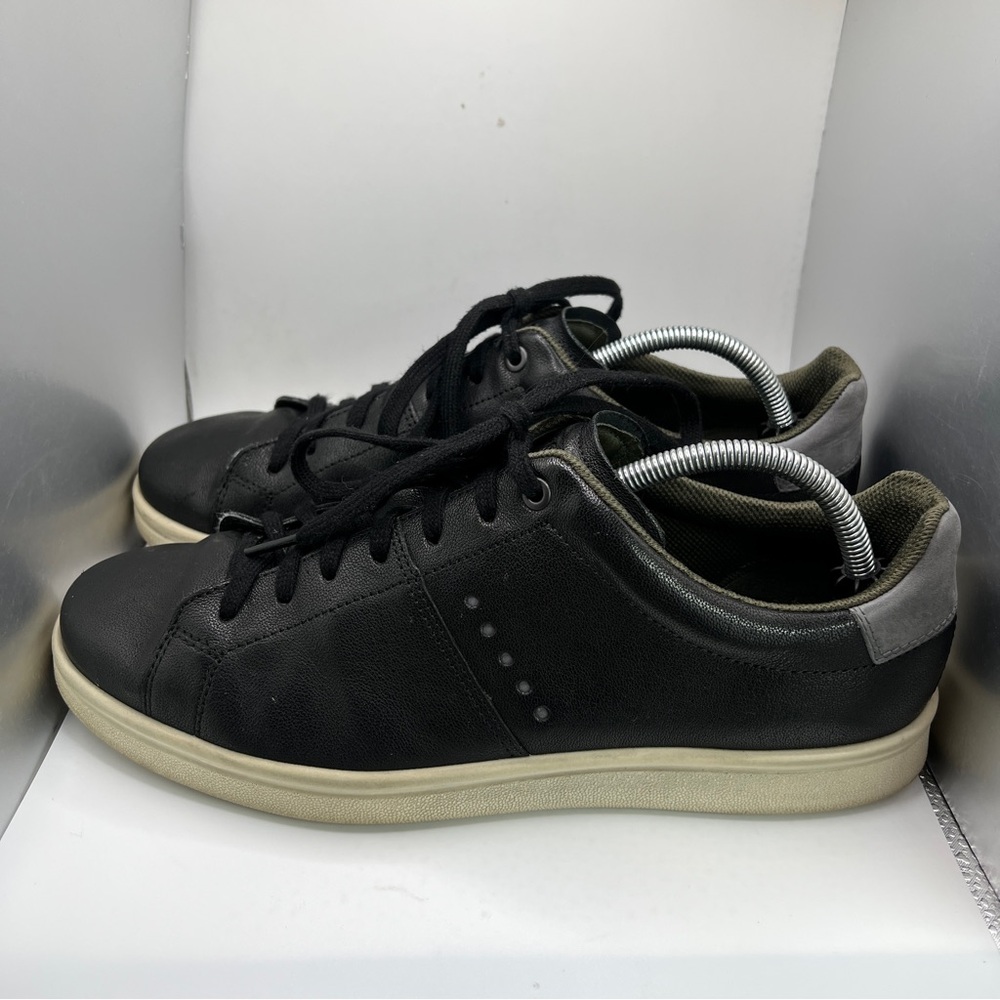 Men’s ECCO Kallum Low Top Sneakers Size 10 (44)